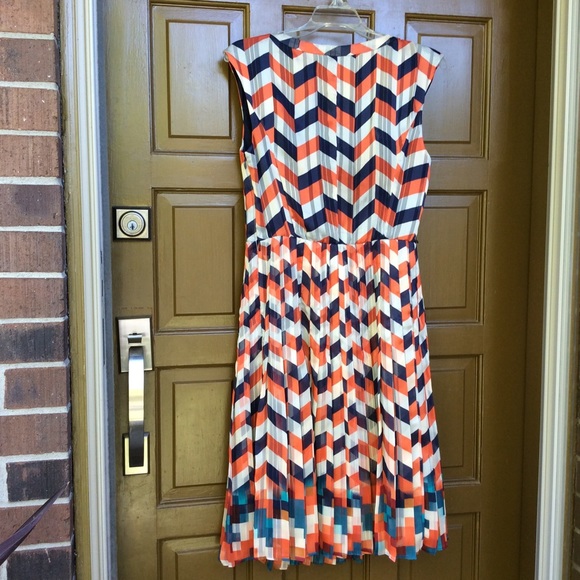 Halogen dress with geometric pattern - Picture 3 of 4